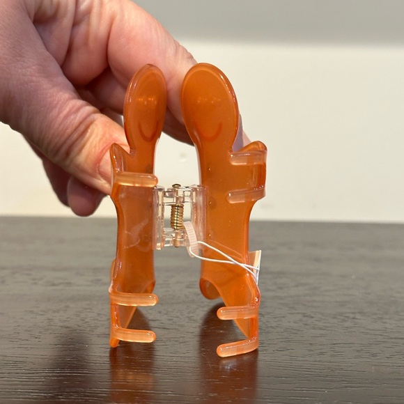 Francesca’s Gingerbread Hair Claw Clip - Picture 7 of 7